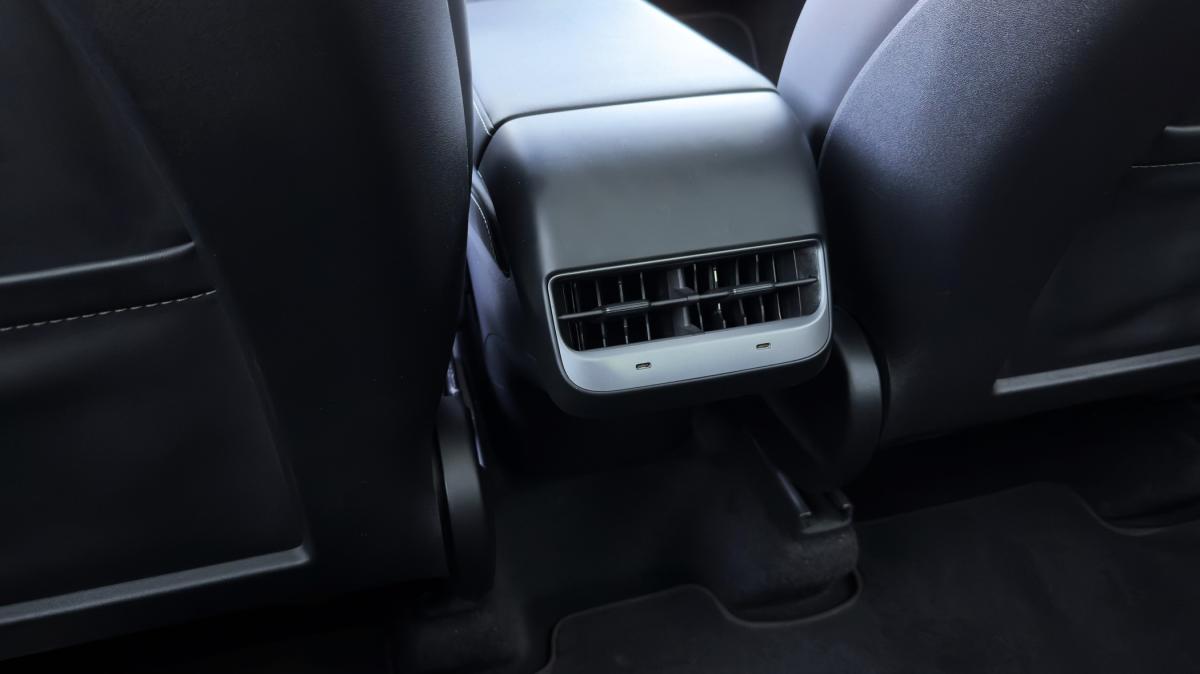 tesla-model-y-2023-eletrico-500cc