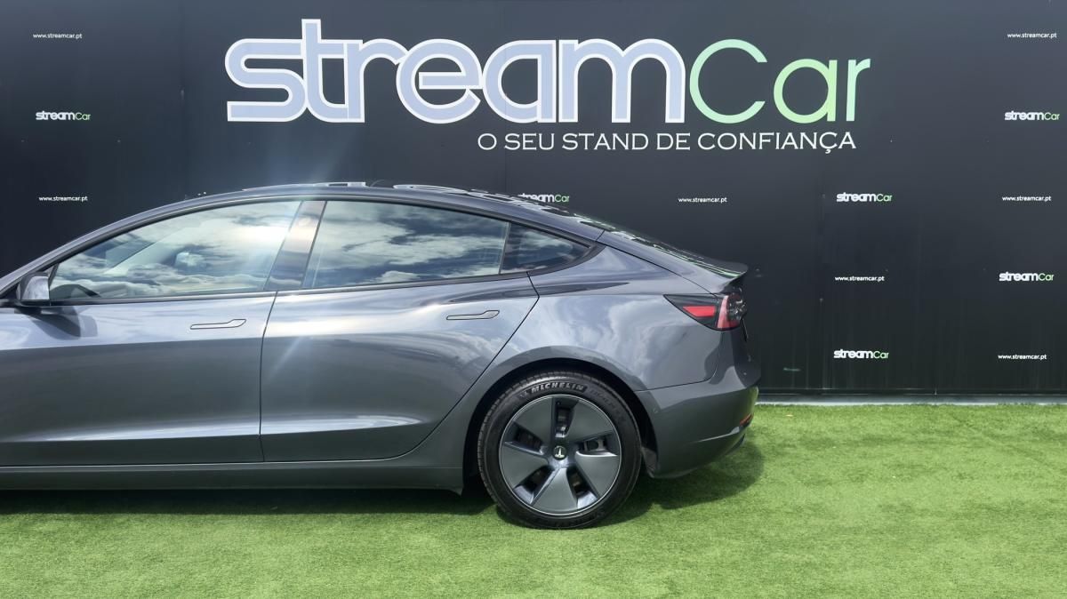 tesla-model-3-2022-eletrico-500cc