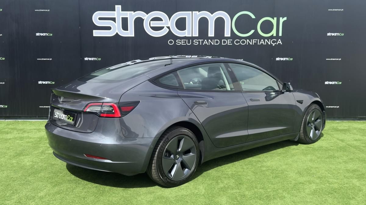 tesla-model-3-2022-eletrico-500cc