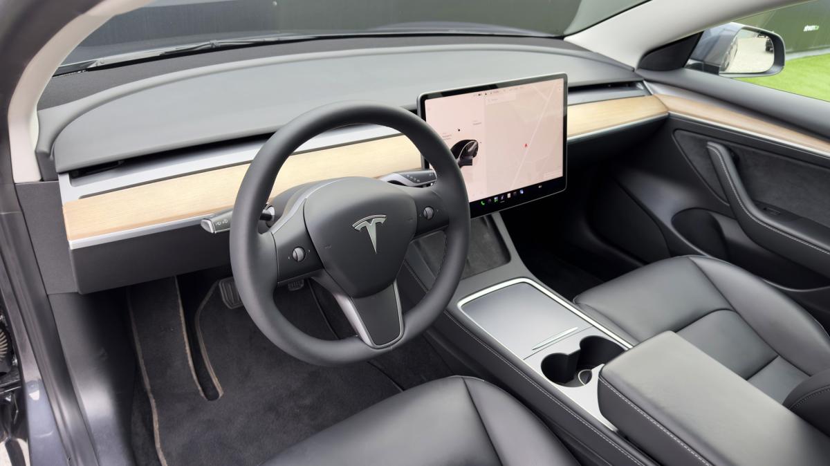 tesla-model-3-2022-eletrico-500cc