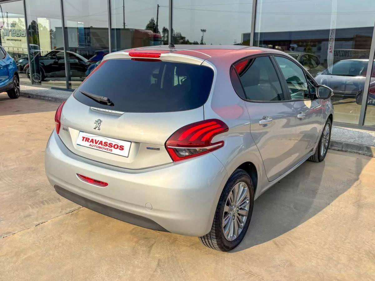 peugeot-208-2016-gasolina-1199cc