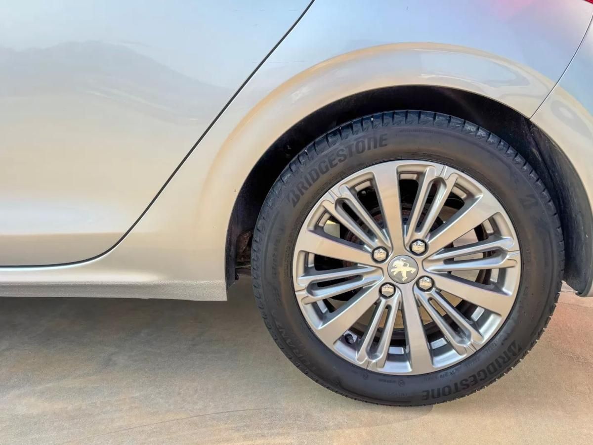 peugeot-208-2016-gasolina-1199cc