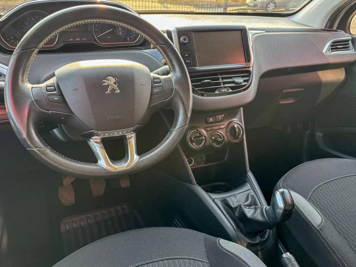 peugeot-208-2016-gasolina-1199cc