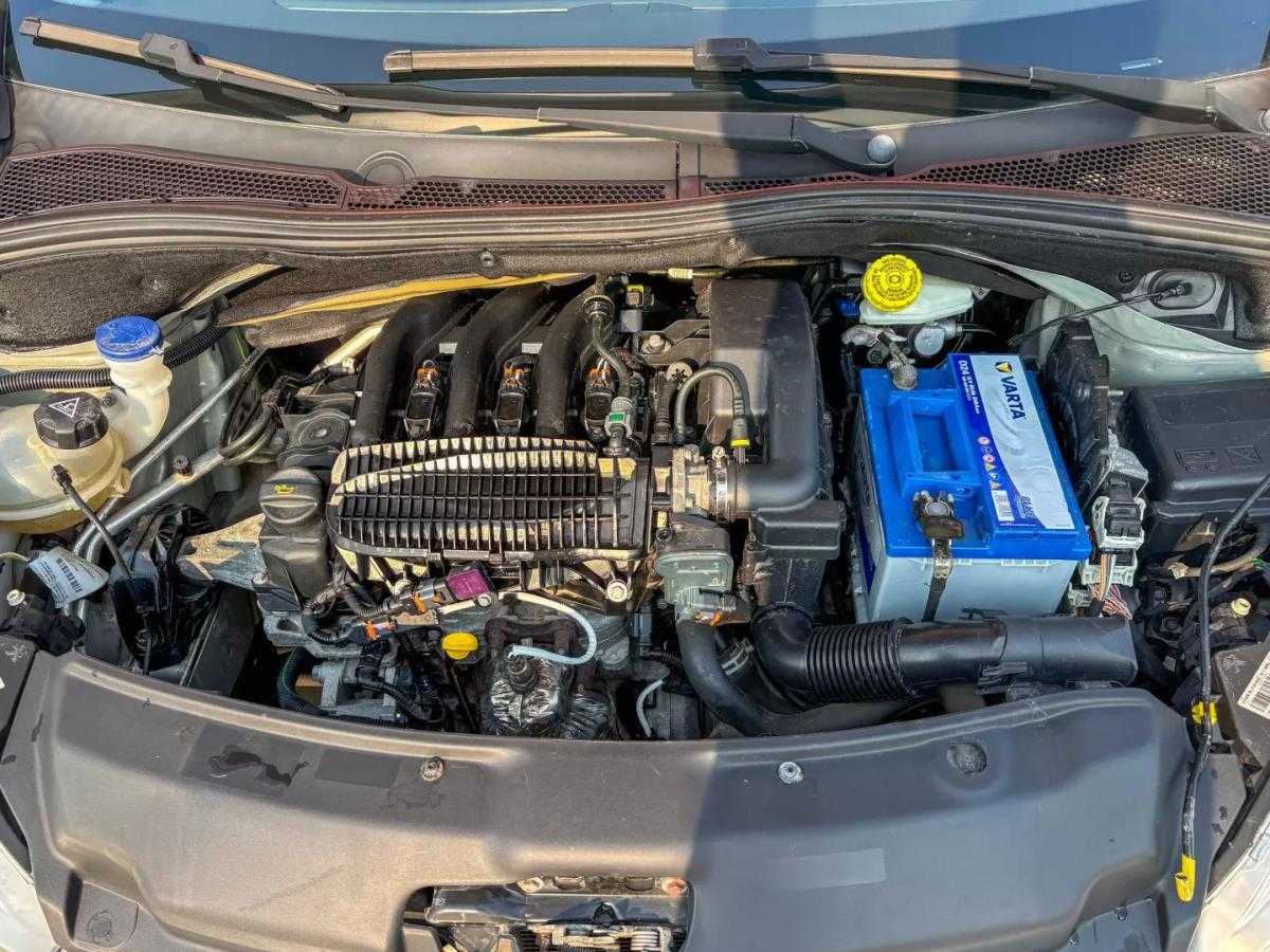 peugeot-208-2016-gasolina-1199cc
