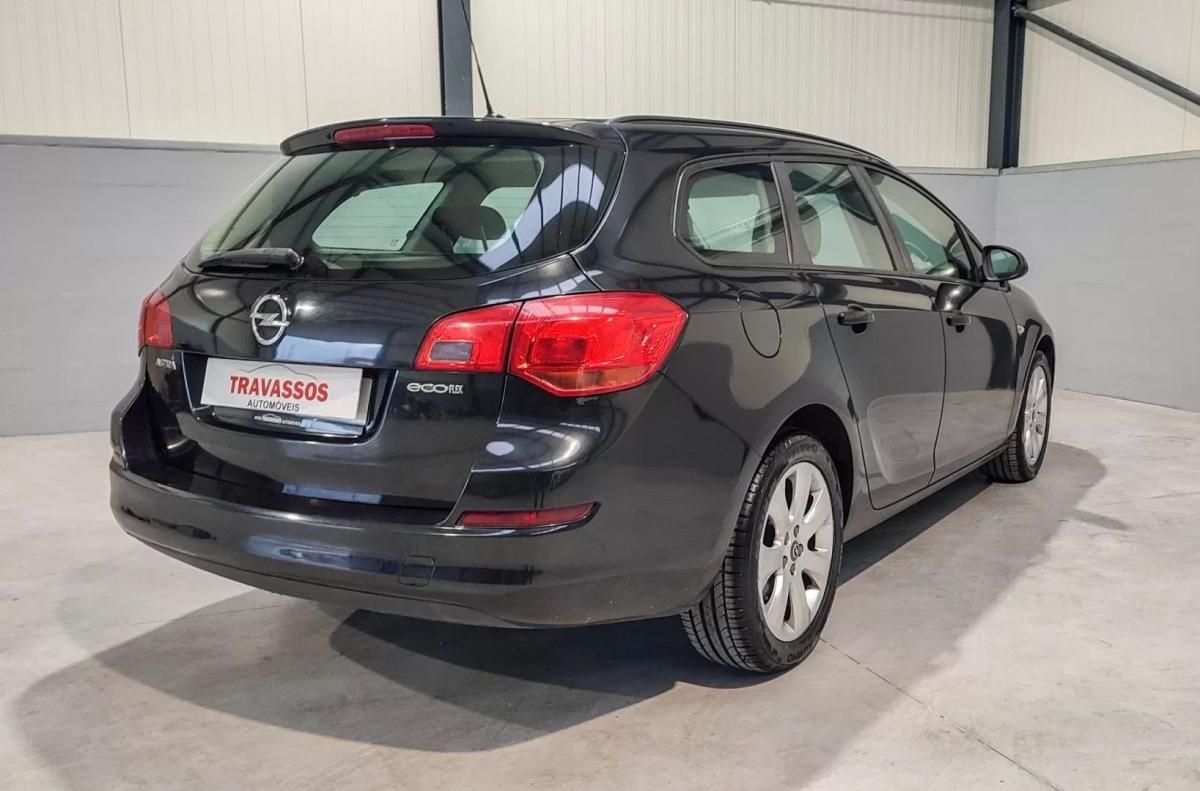 opel-astra-sport-tourer-2012-diesel-1248cc
