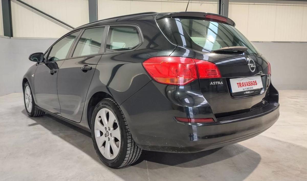 opel-astra-sport-tourer-2012-diesel-1248cc