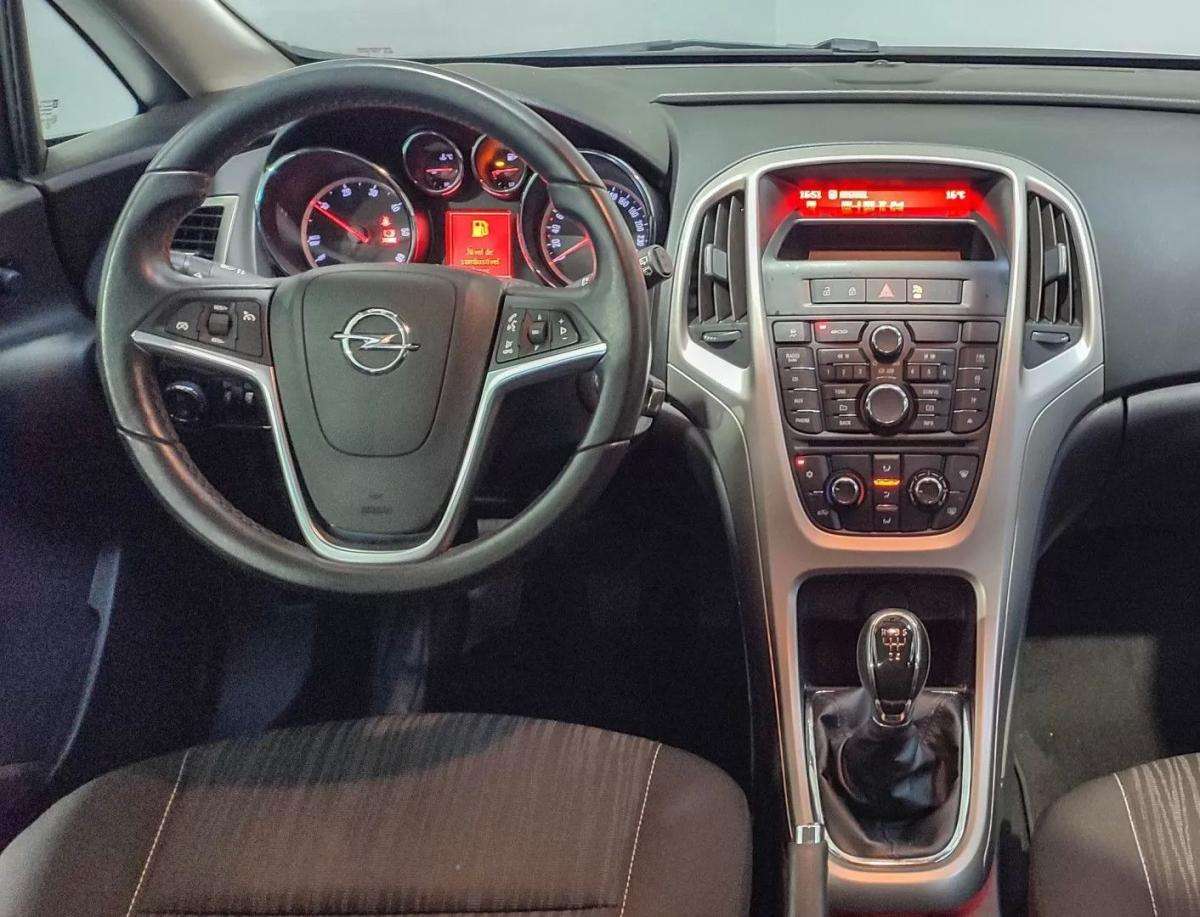 opel-astra-sport-tourer-2012-diesel-1248cc