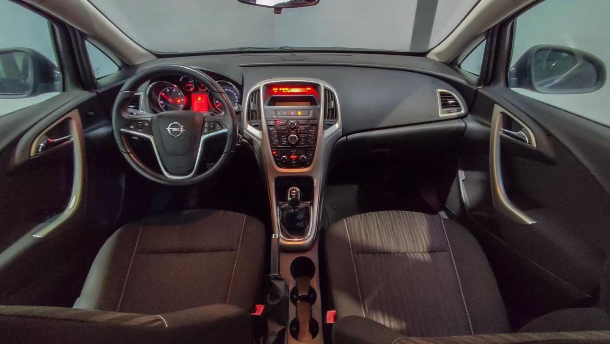 opel-astra-sport-tourer-2012-diesel-1248cc