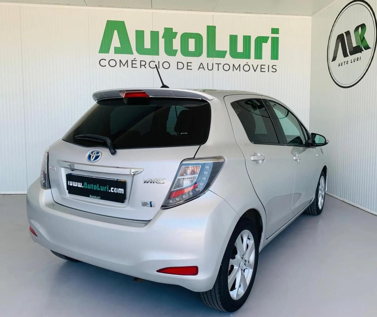 toyota-yaris-2012-hibrido-a-gasolina-1497cc