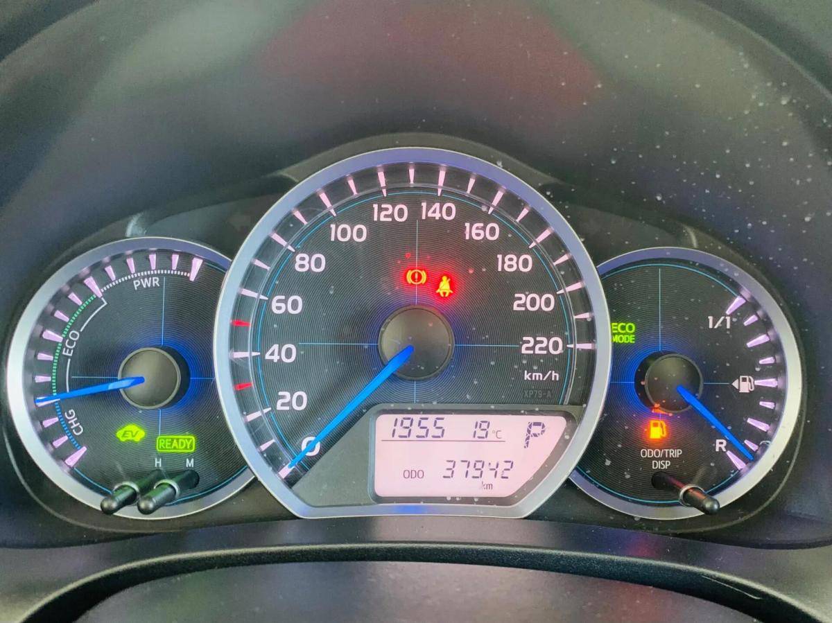 toyota-yaris-2012-hibrido-a-gasolina-1497cc