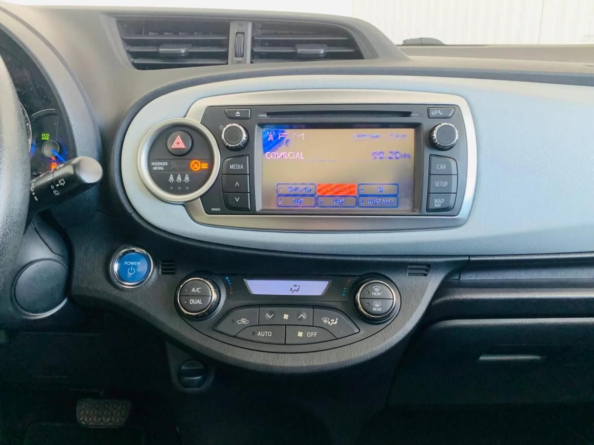 toyota-yaris-2012-hibrido-a-gasolina-1497cc