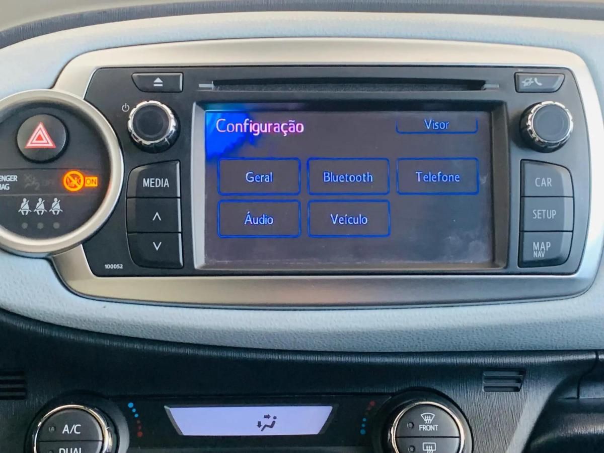 toyota-yaris-2012-hibrido-a-gasolina-1497cc