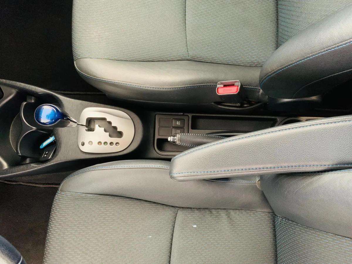 toyota-yaris-2012-hibrido-a-gasolina-1497cc