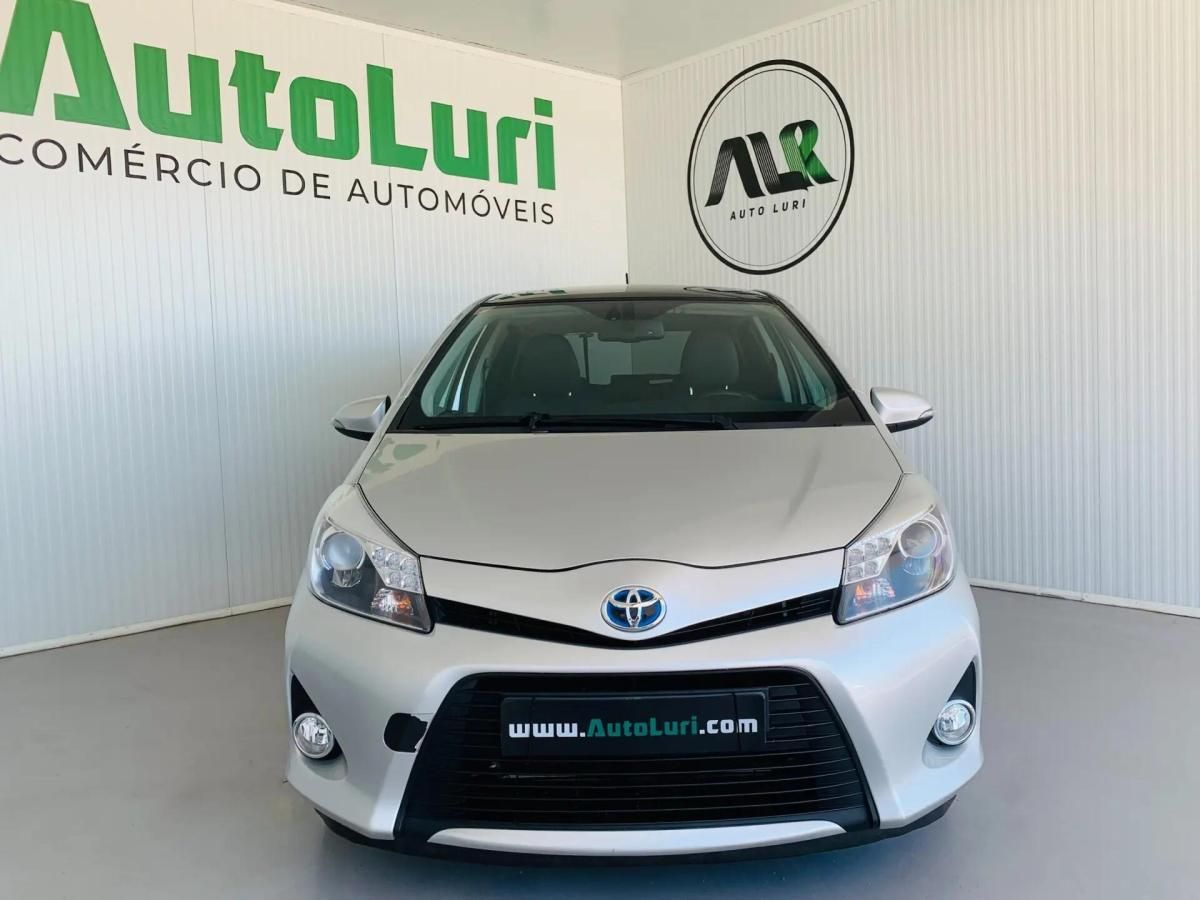 toyota-yaris-2012-hibrido-a-gasolina-1497cc