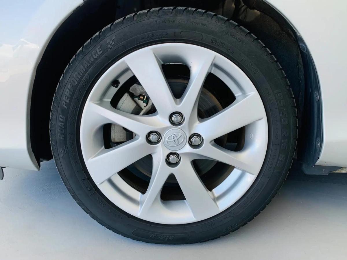 toyota-yaris-2012-hibrido-a-gasolina-1497cc