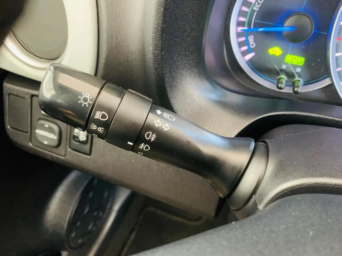 toyota-yaris-2012-hibrido-a-gasolina-1497cc