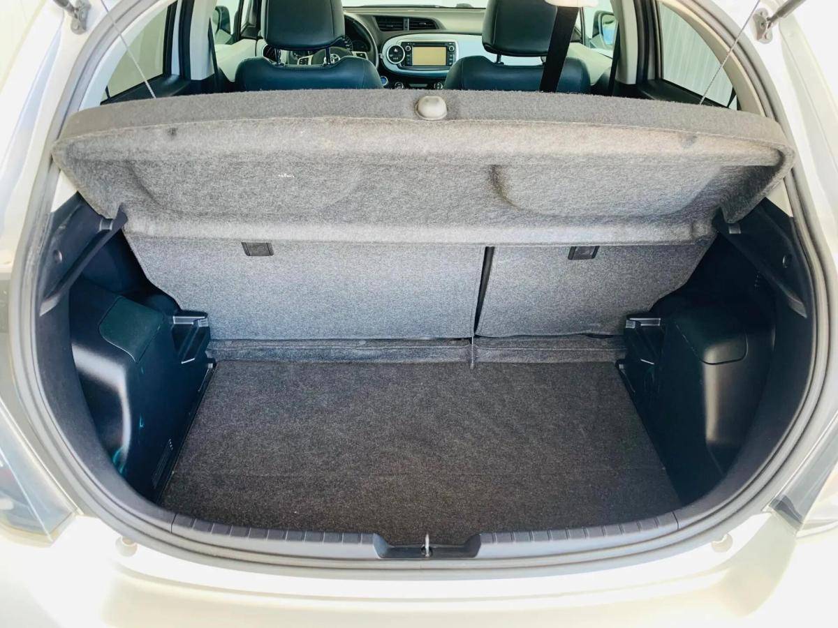 toyota-yaris-2012-hibrido-a-gasolina-1497cc
