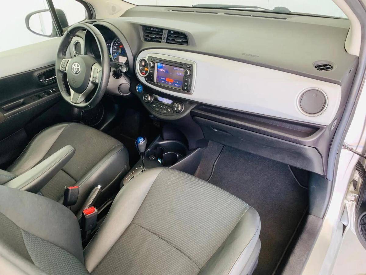toyota-yaris-2012-hibrido-a-gasolina-1497cc
