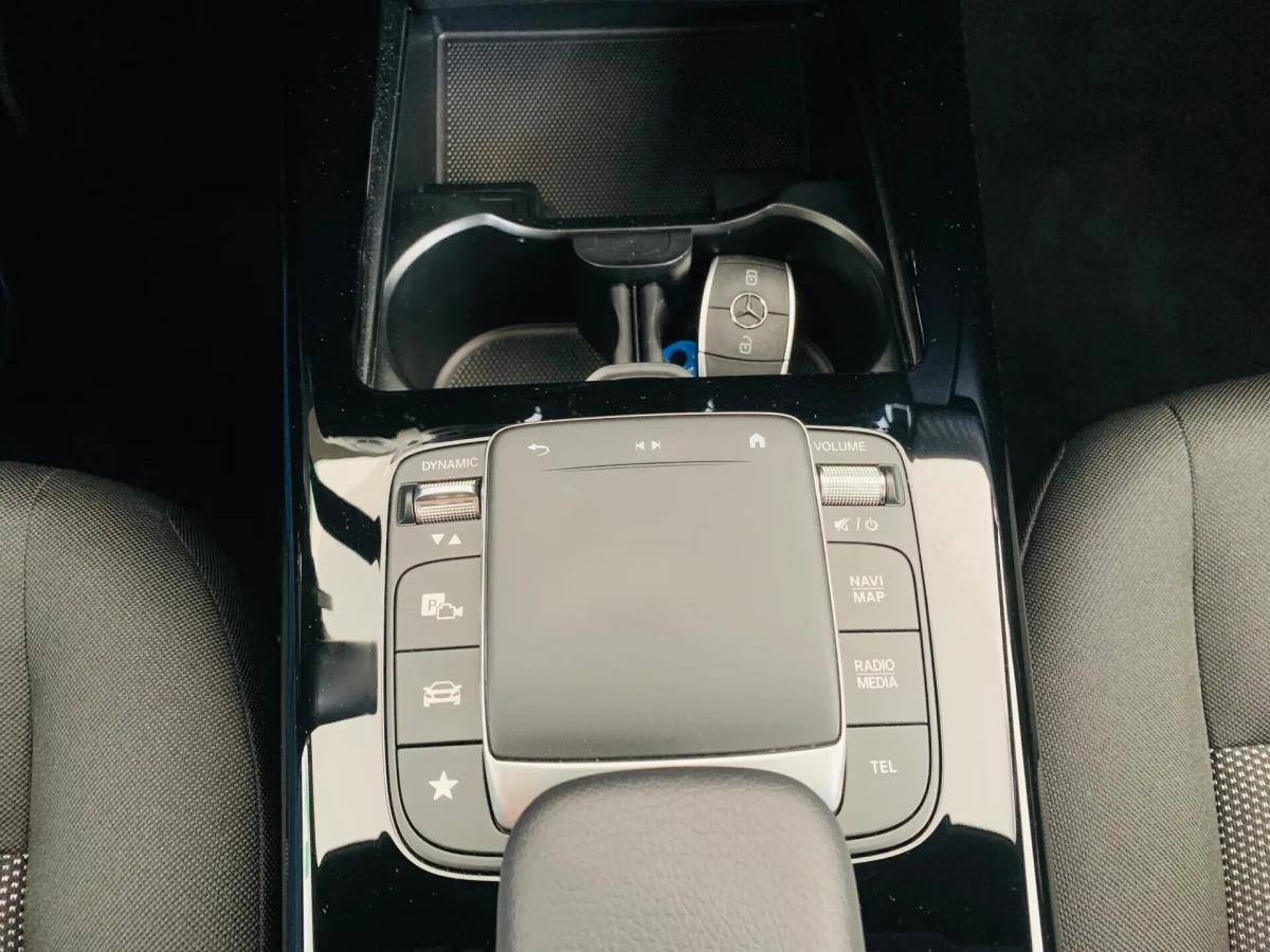 mercedes-benz-cla-180-2022-gasolina-1332cc