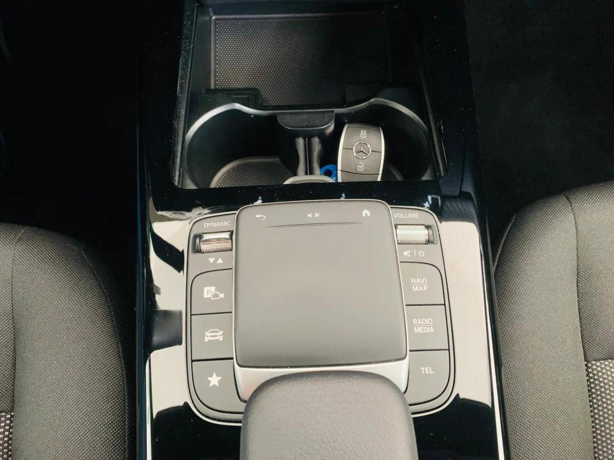 mercedes-benz-cla-180-2022-gasolina-1332cc
