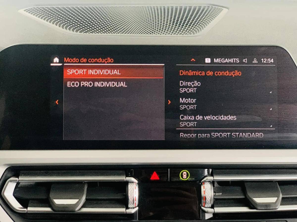 bmw-serie-3-318d-touring-2021-diesel-1995cc
