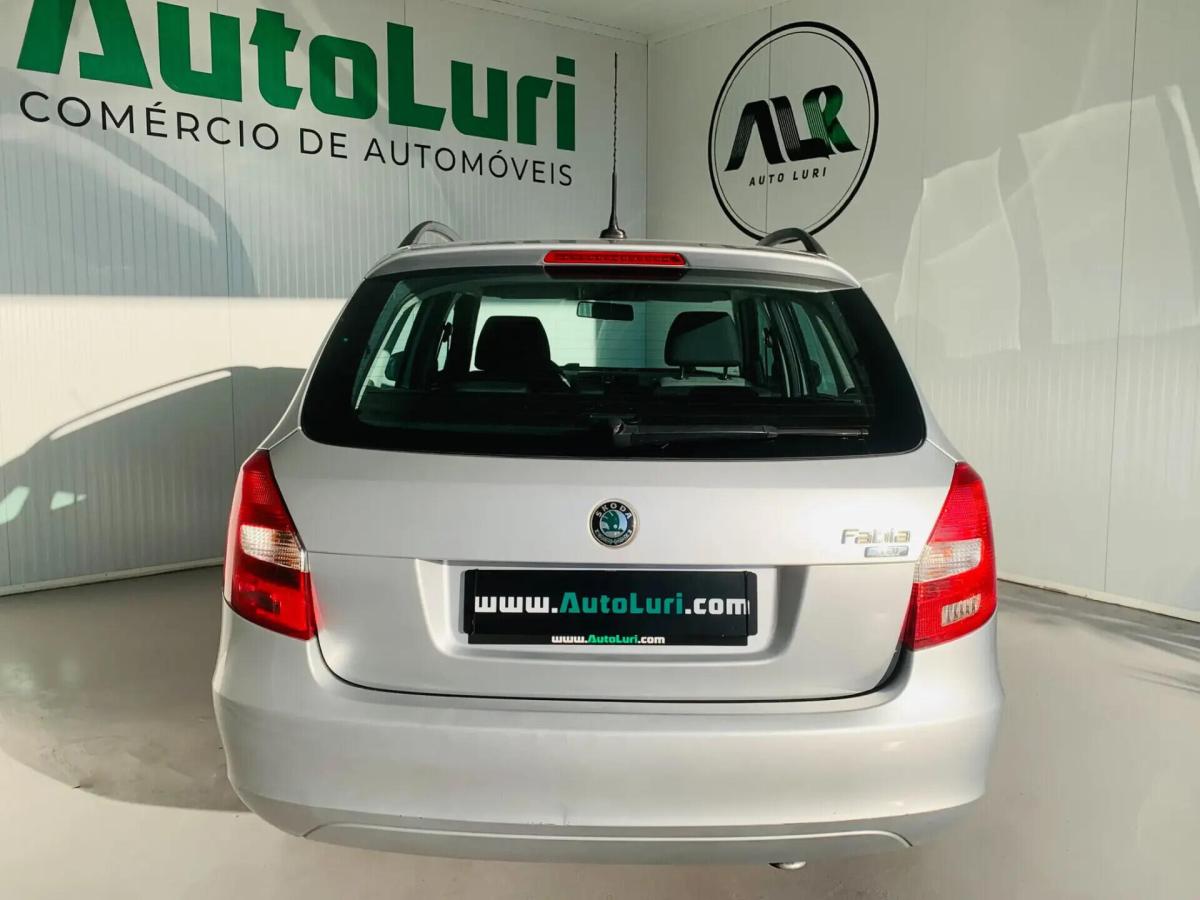 skoda-fabia-break-2011-diesel-1199cc