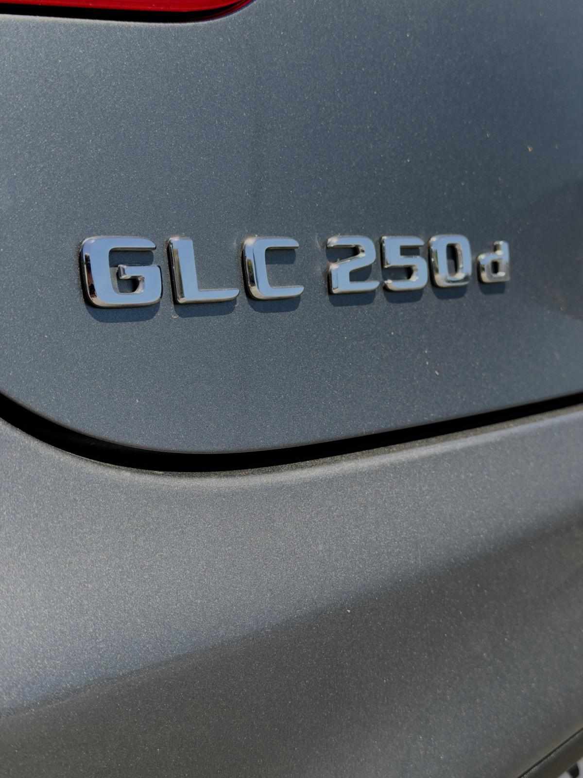 mercedes-benz-glc-250-d-4matic-9g-2018-diesel-2143cc