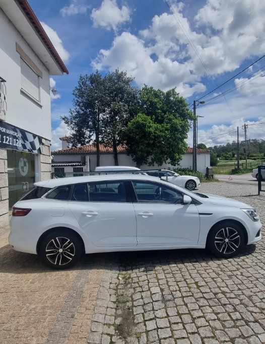renault-megane-sport-tourer-2018-diesel-1461cc