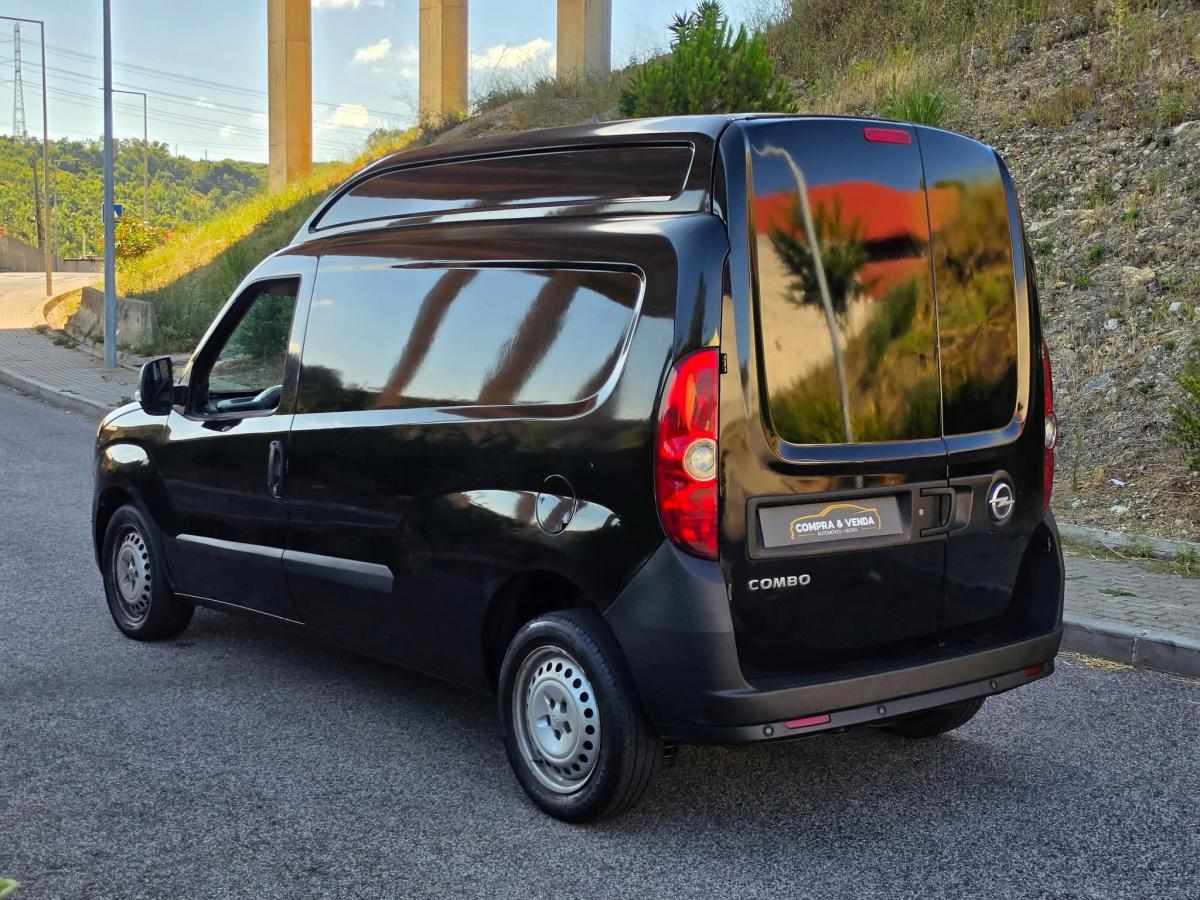 opel-combo-1-6-105cv-2018-diesel-1598cc