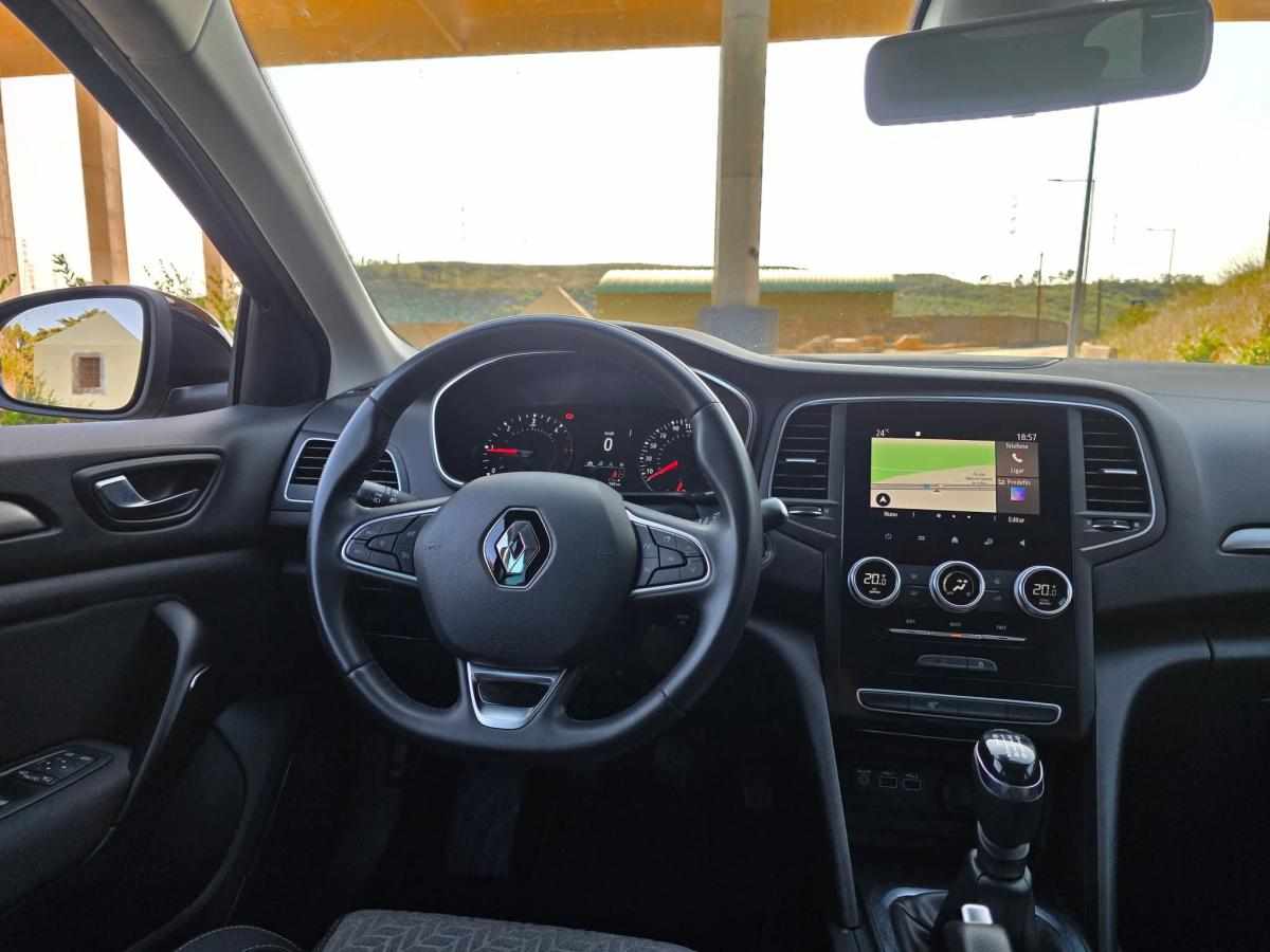 renault-megane-1-5-blue-dci-2021-diesel-1461cc