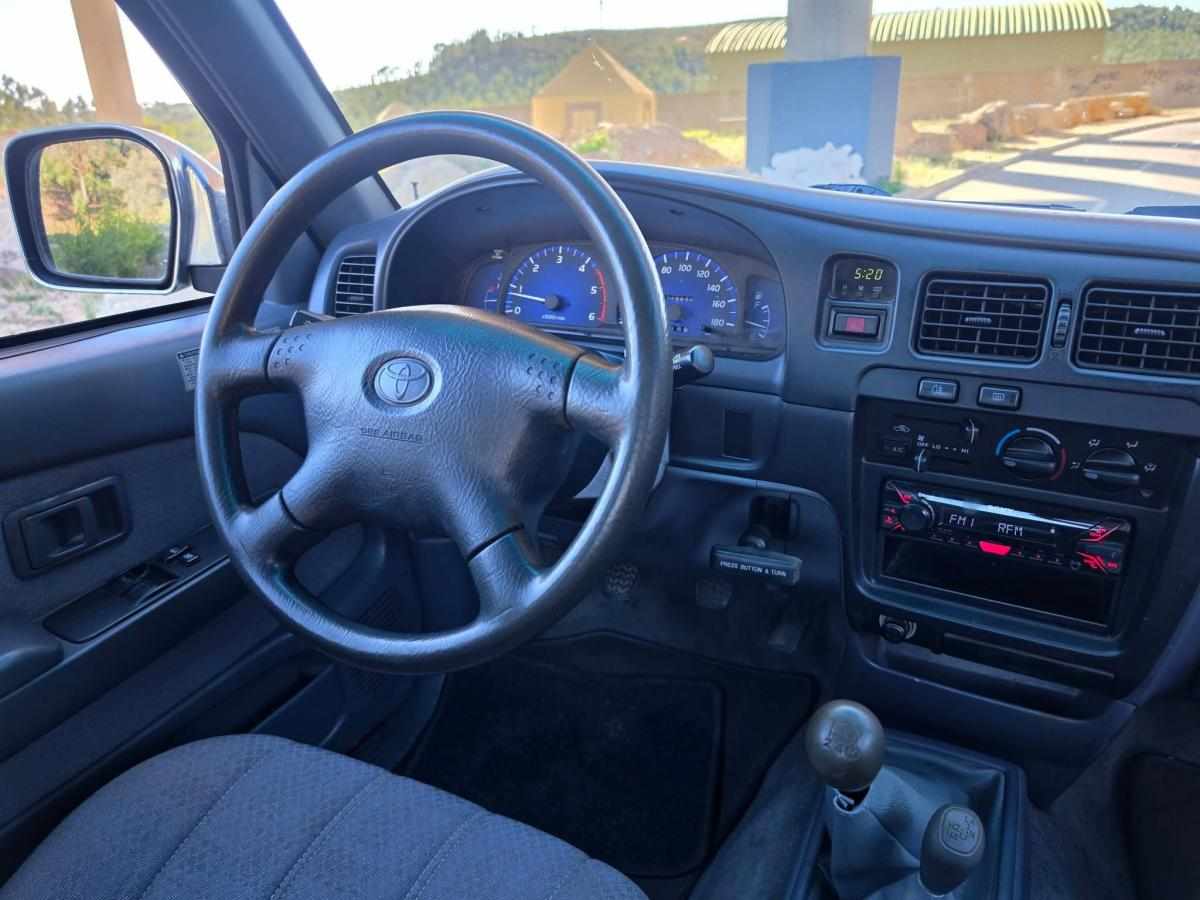 toyota-hilux-2-5-102cv-2004-diesel-2494cc