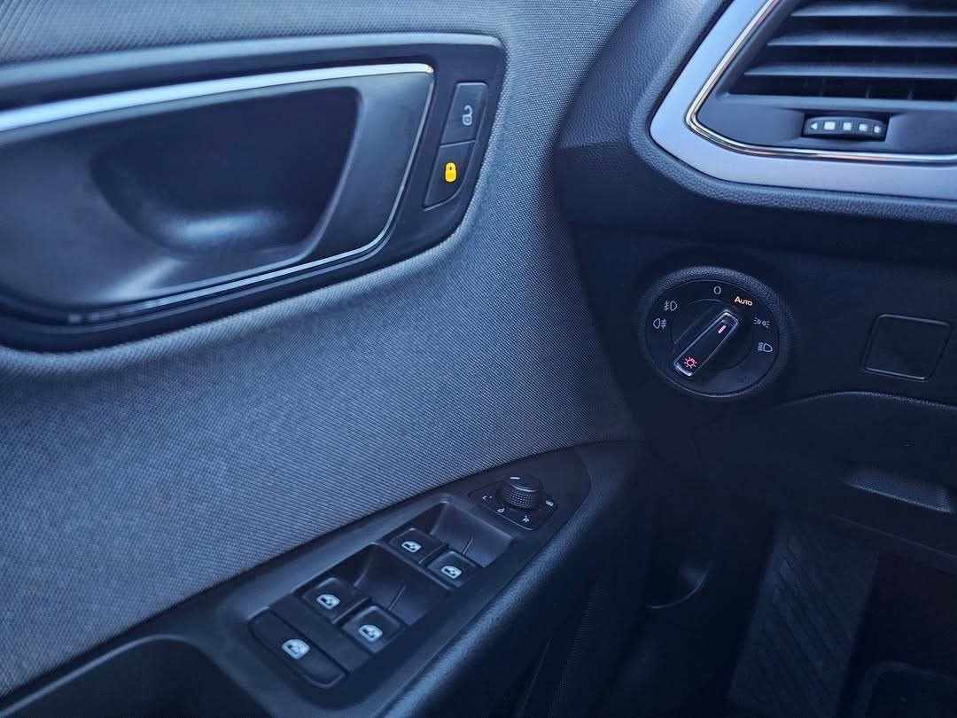 seat-leon-1-6-tdi-2020-diesel-1598cc