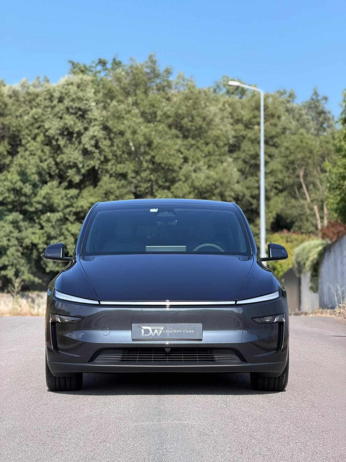 tesla-model-y-long-range-awd-2025-eletrico