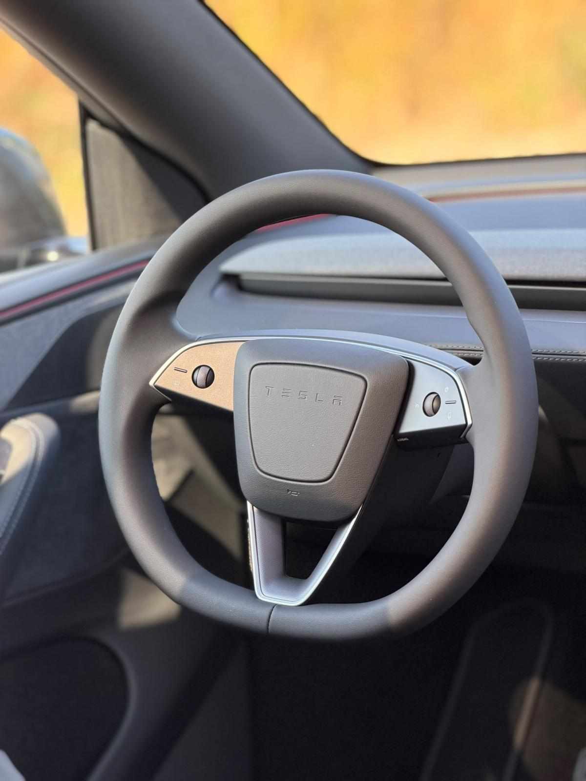tesla-model-y-long-range-awd-2025-eletrico
