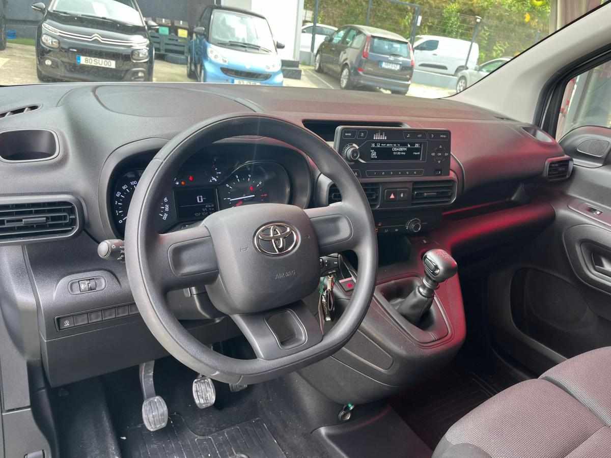 toyota-proace-city-1-5-102cv-2023-diesel-1499cc