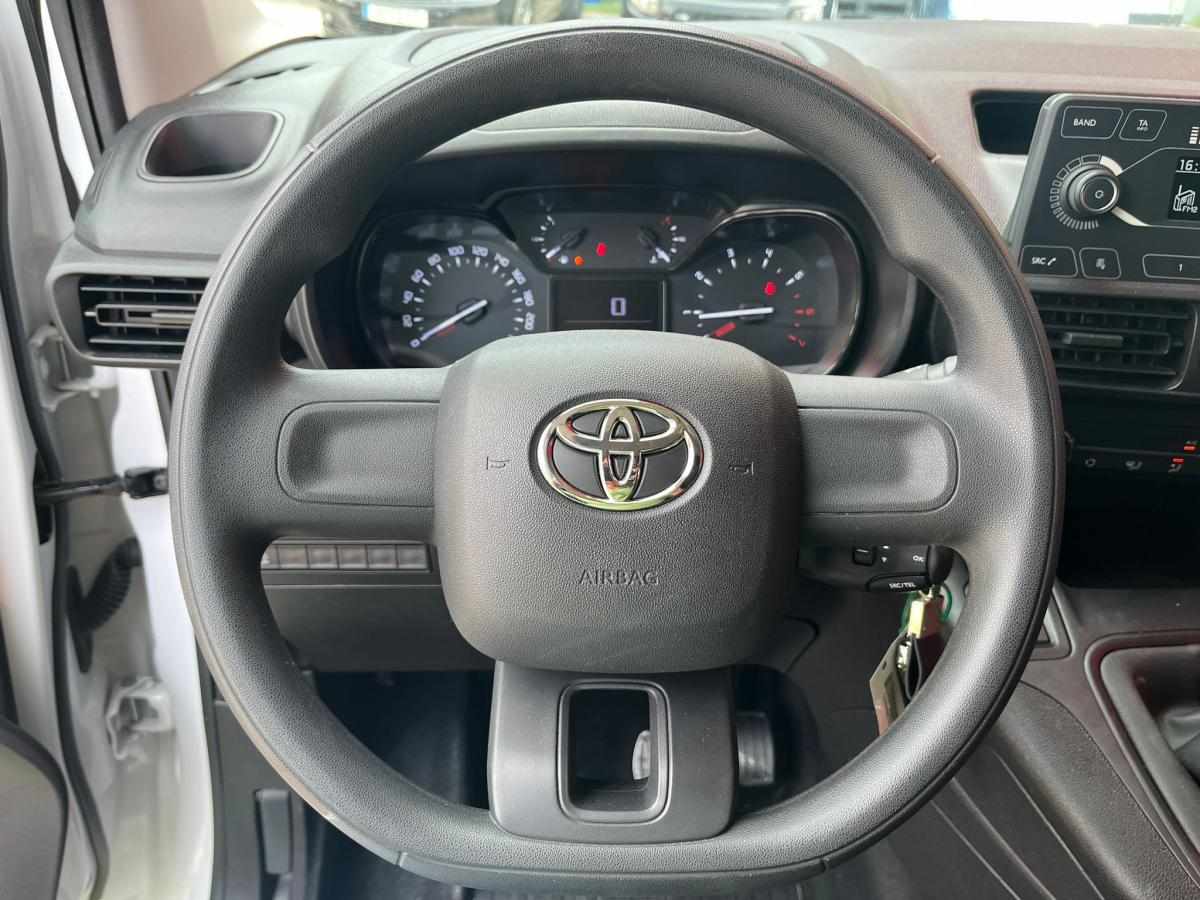 toyota-proace-city-1-5-102cv-2023-diesel-1499cc