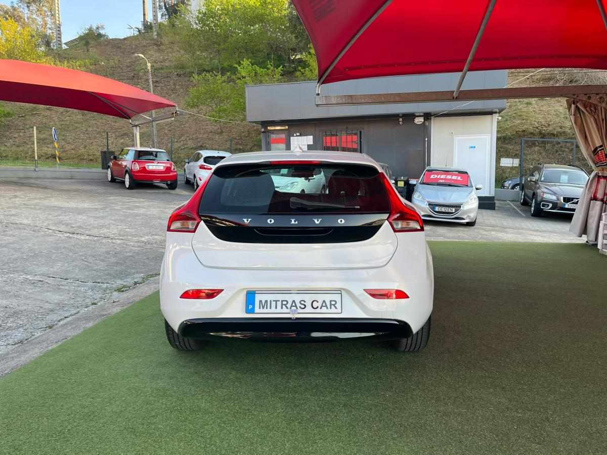volvo-v40-1-6-d2-2013-diesel-1560cc