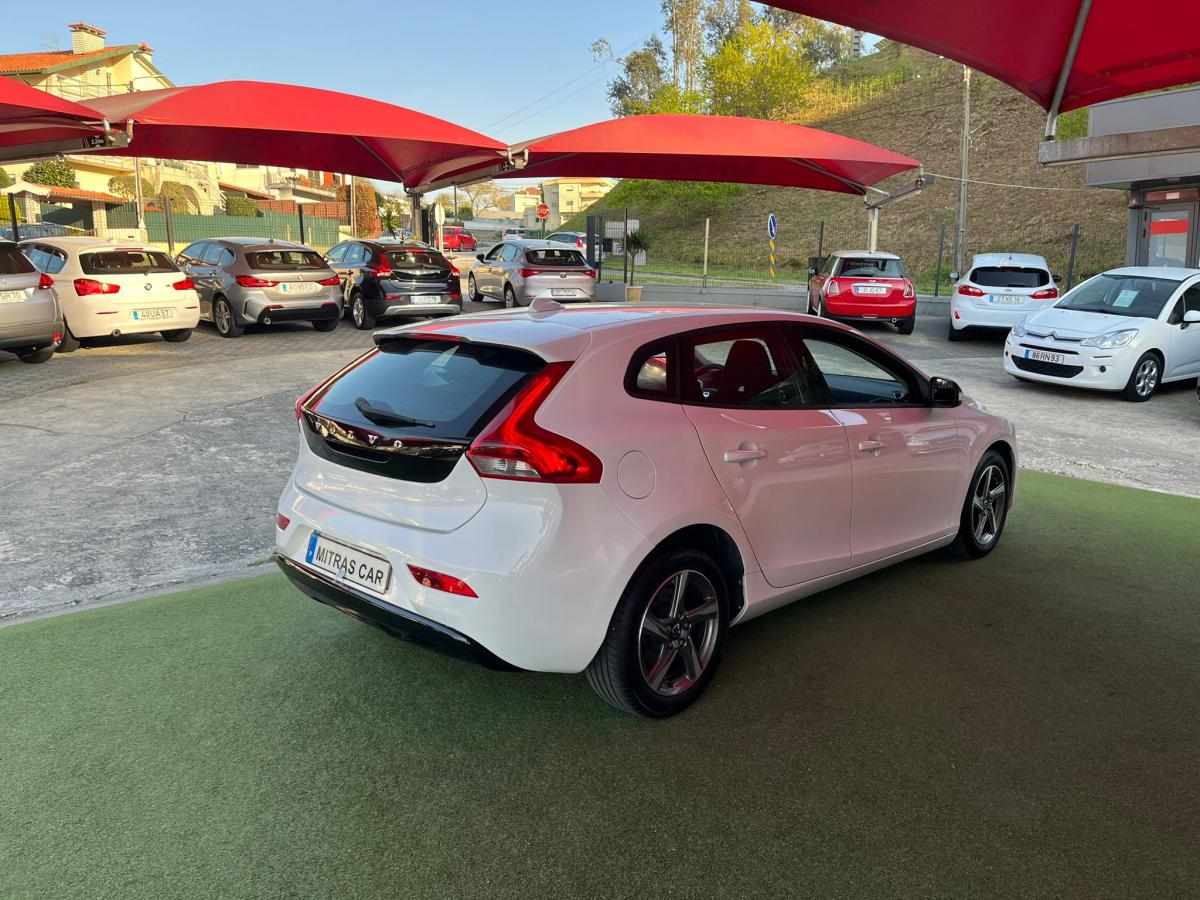 volvo-v40-1-6-d2-2013-diesel-1560cc