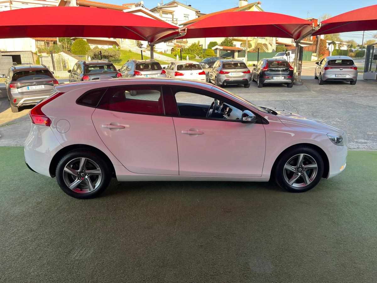 volvo-v40-1-6-d2-2013-diesel-1560cc