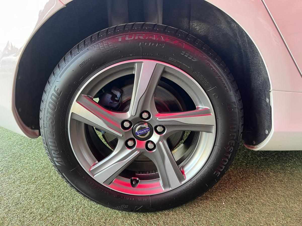 volvo-v40-1-6-d2-2013-diesel-1560cc