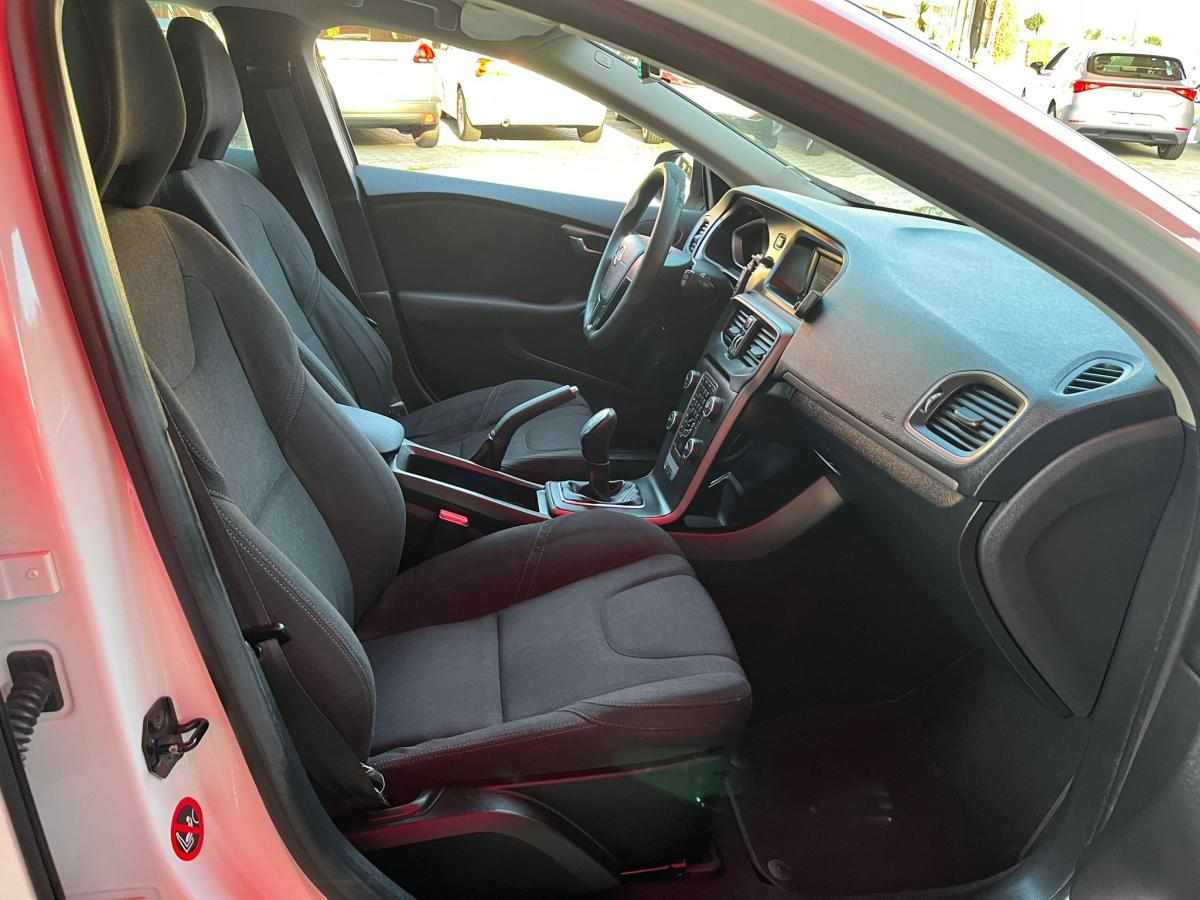 volvo-v40-1-6-d2-2013-diesel-1560cc