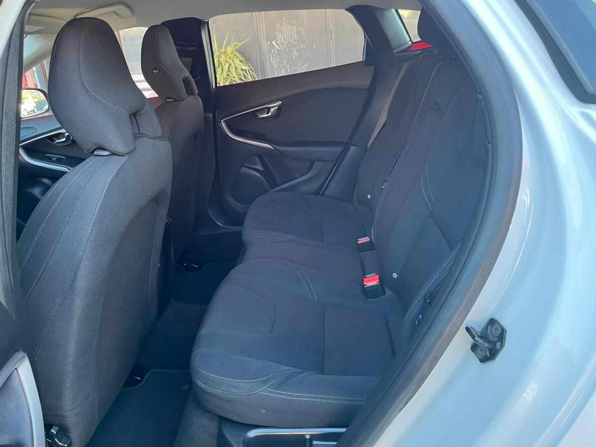 volvo-v40-1-6-d2-2013-diesel-1560cc