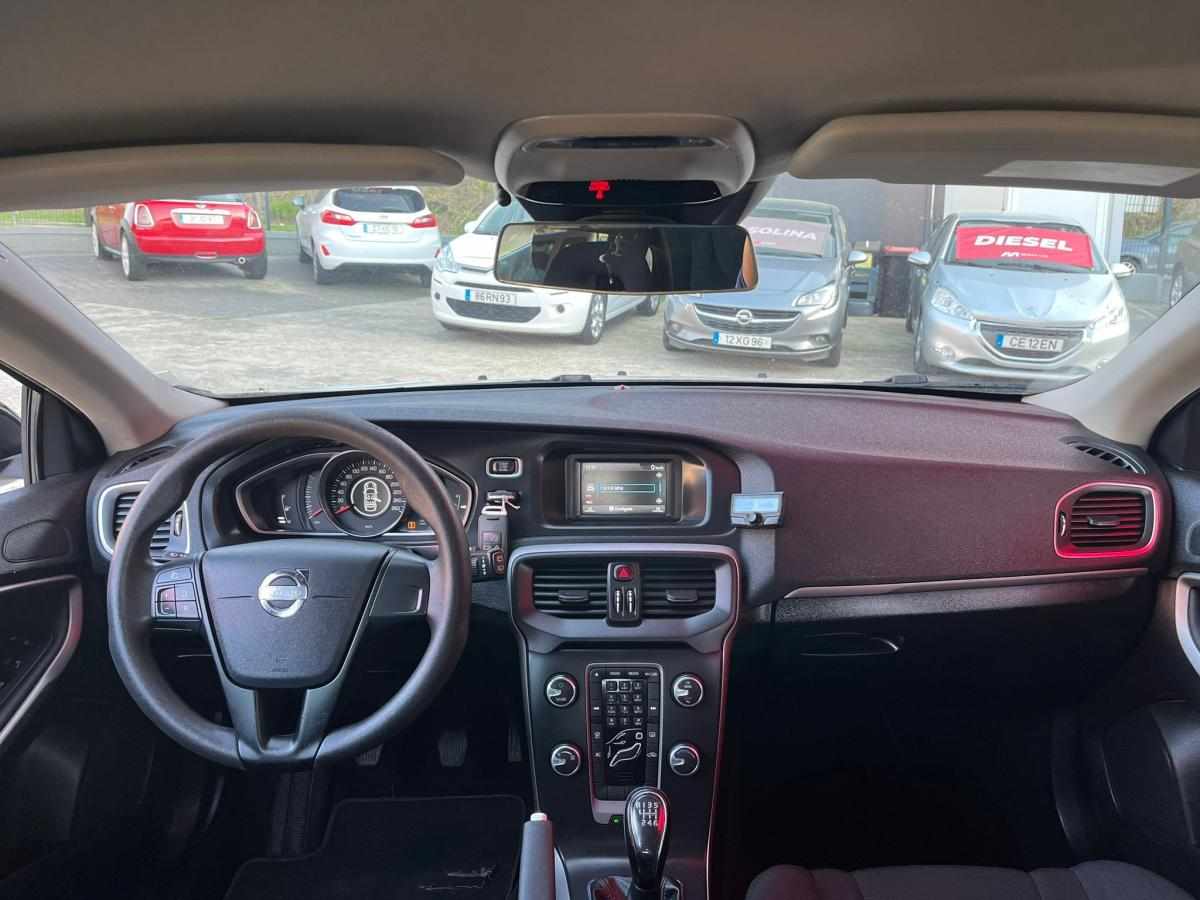 volvo-v40-1-6-d2-2013-diesel-1560cc