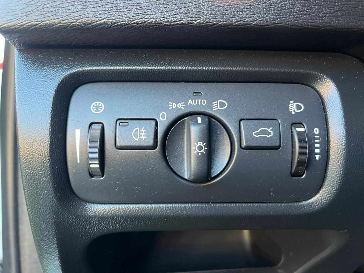 volvo-v40-1-6-d2-2013-diesel-1560cc
