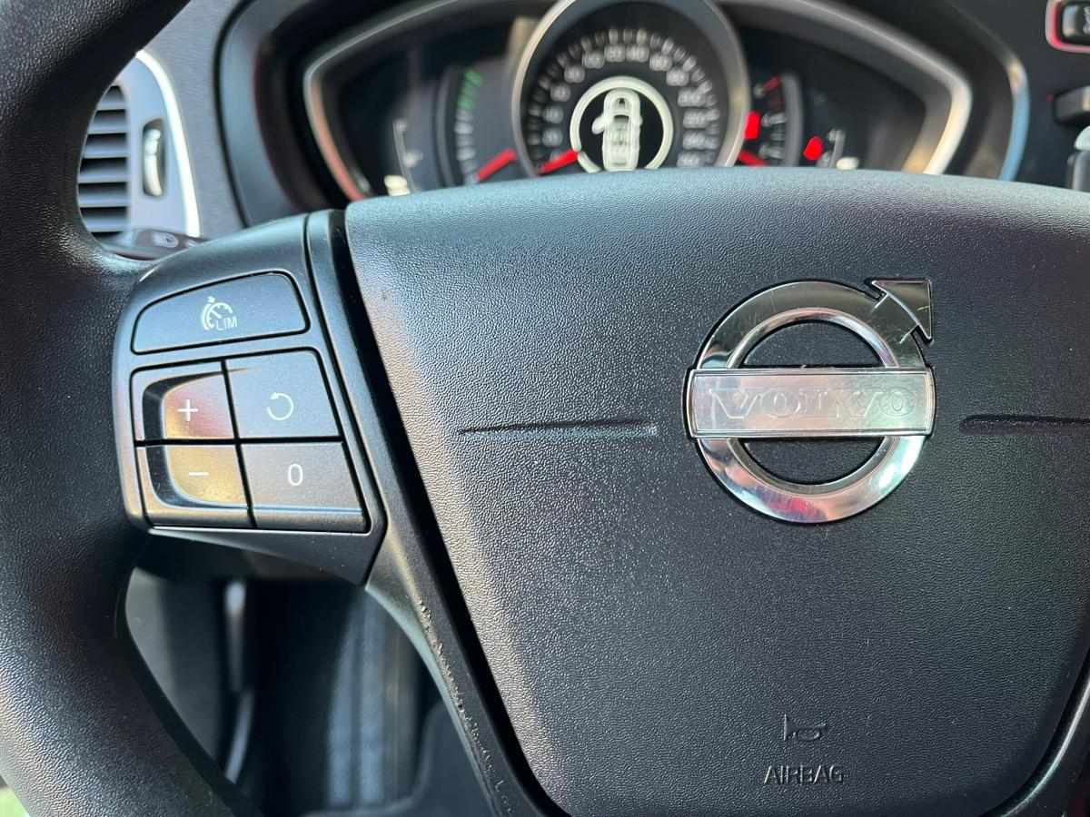 volvo-v40-1-6-d2-2013-diesel-1560cc