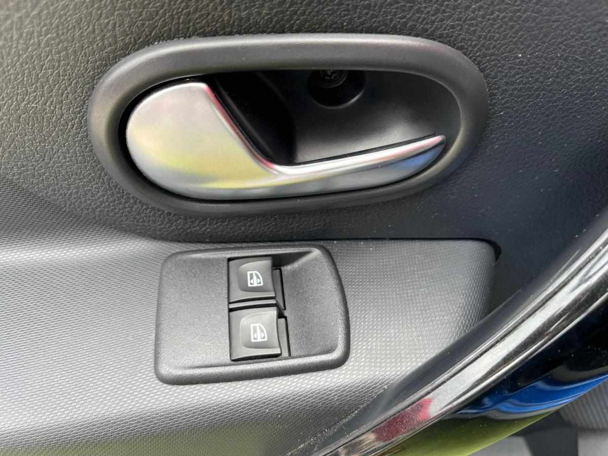 dacia-sandero-1-0-tce-2021-gasolina-999cc