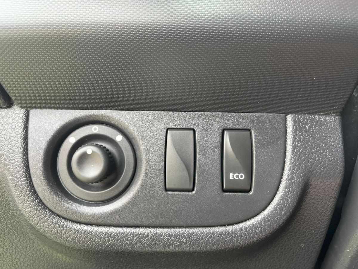dacia-sandero-0-9-tce-2015-gasolina-898cc