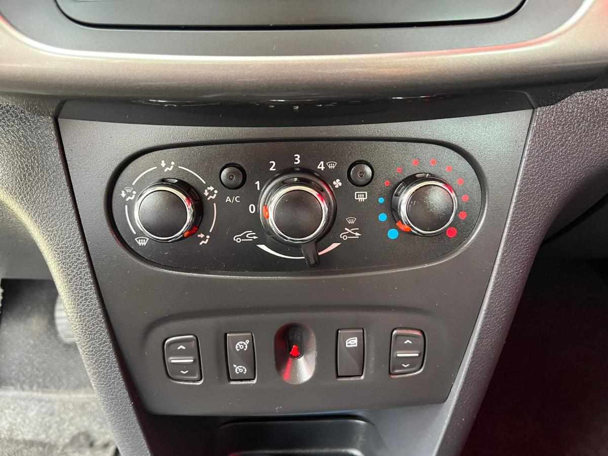 dacia-sandero-0-9-tce-2015-gasolina-898cc