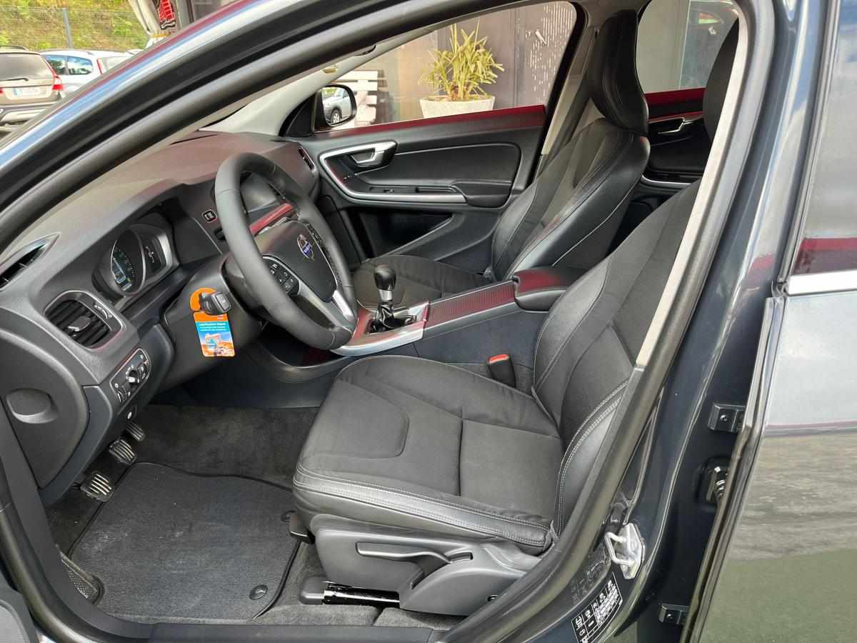 volvo-v60-1-6-d2-2015-diesel-1560cc