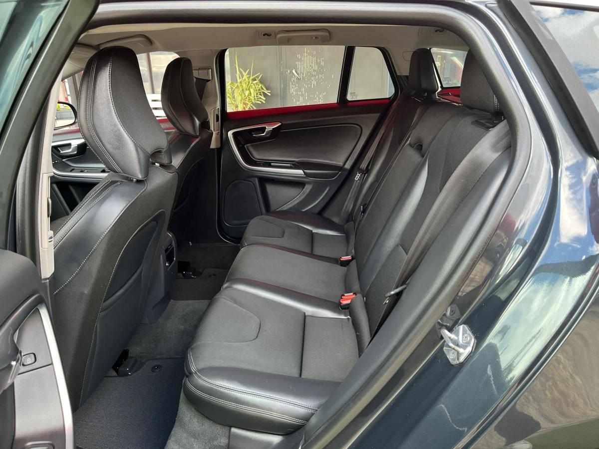 volvo-v60-1-6-d2-2015-diesel-1560cc
